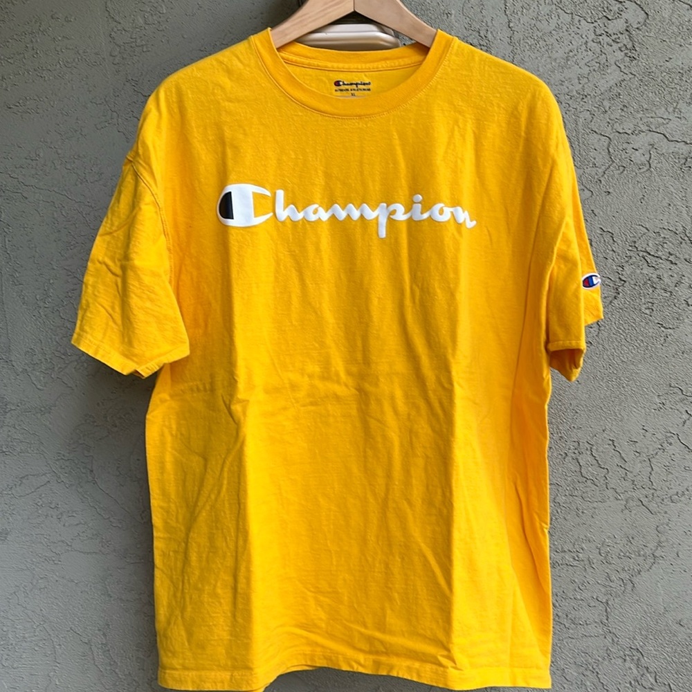 🌸🌸. 3/$20 Champion t shirt